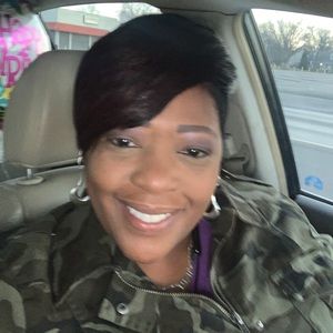 Meet your Posher, Deanna